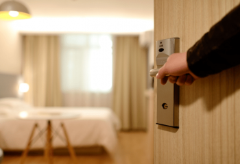 sicacik-bir-otel